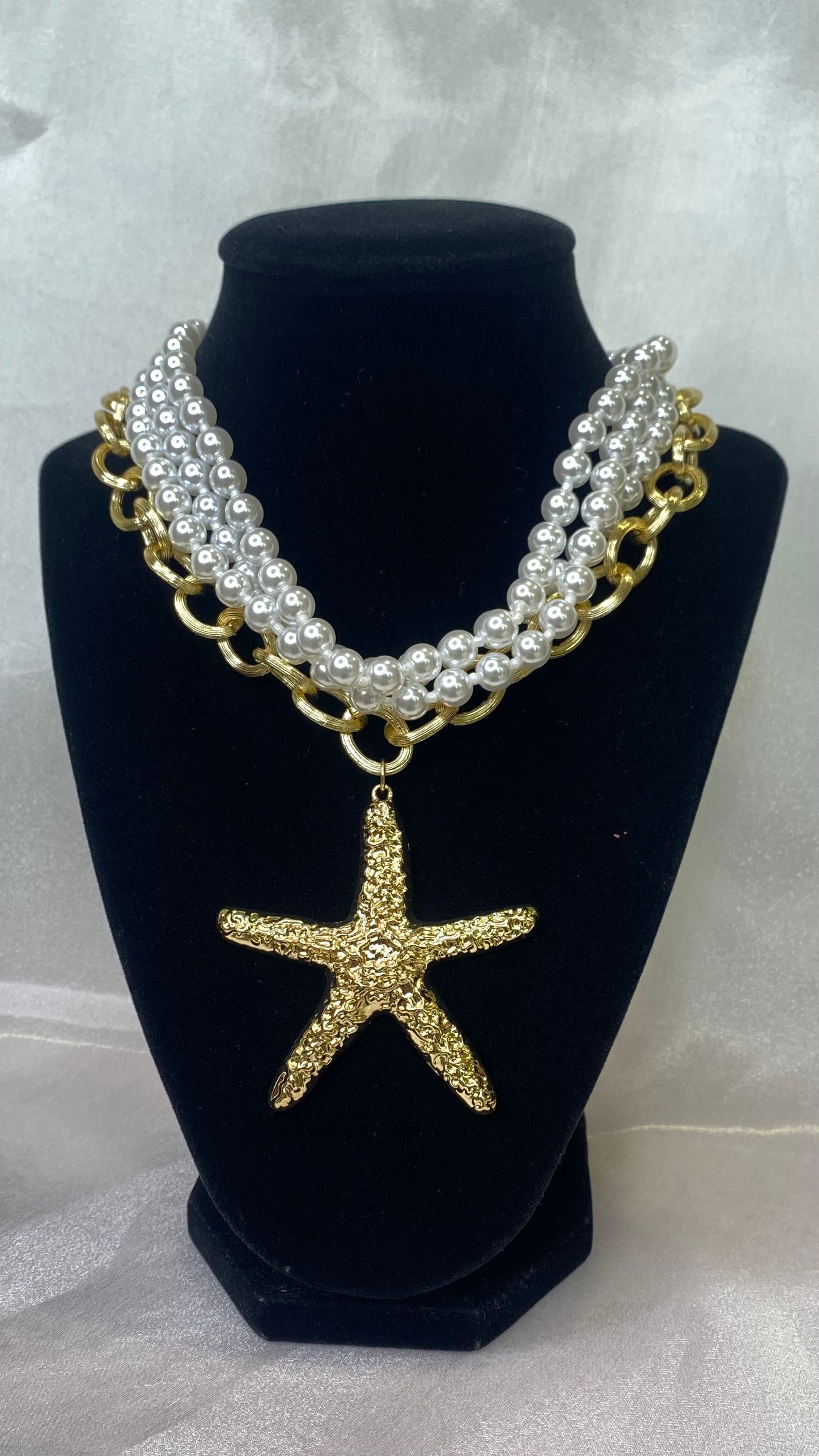Star fish Triple pearls Necklace