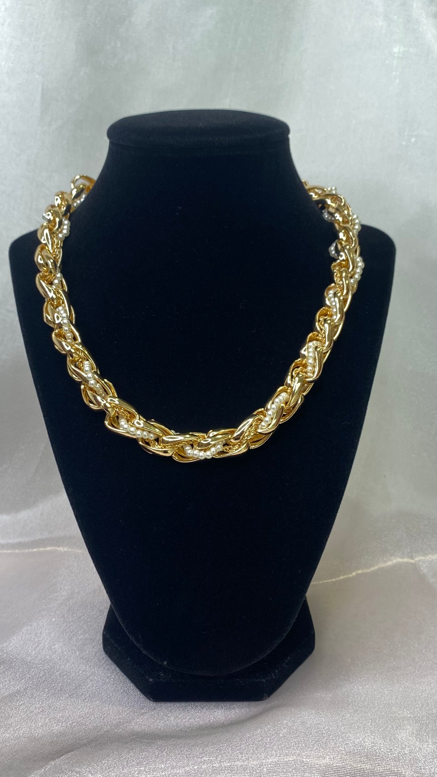 Pearl gold Necklace
