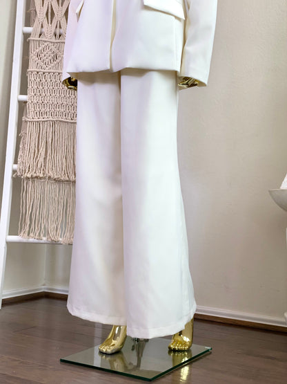 Relaxed-Fit Cream Blazer Set