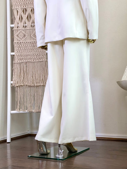 Relaxed-Fit Cream Blazer Set