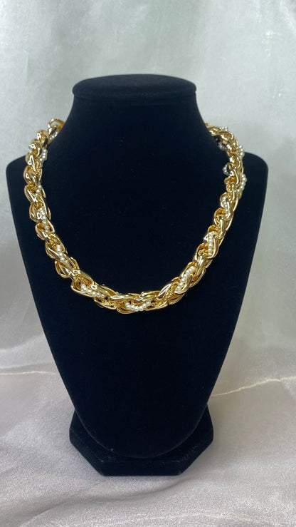 Pearl gold Necklace